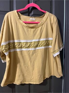 easel Mustard Yellow Short Sleeve Tee with Star-Trim
